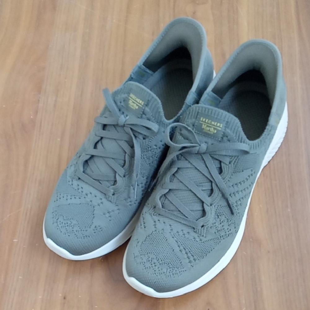 Skechers Women's Sneakers-LIKE NEW